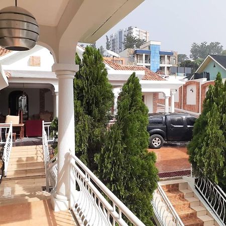 Cari Hotel Kigali Exterior foto