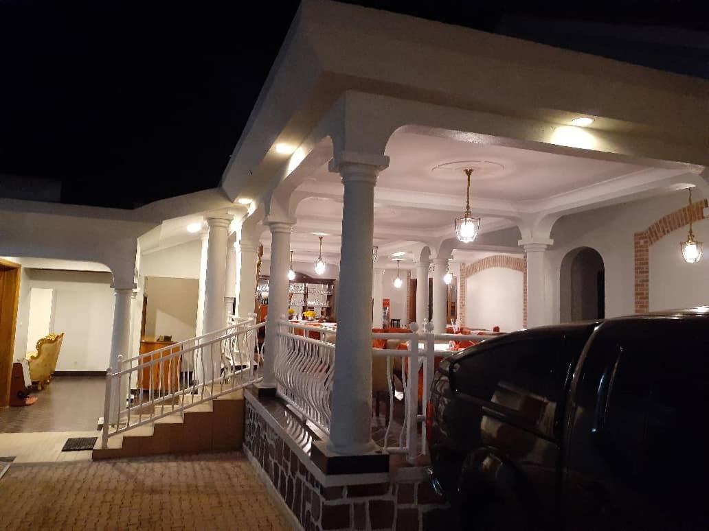 Cari Hotel Kigali Exterior foto