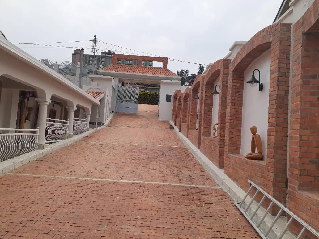 Cari Hotel Kigali Exterior foto