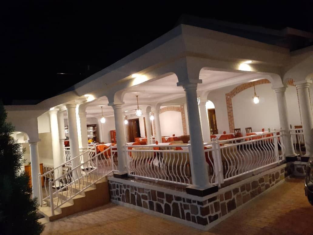 Cari Hotel Kigali Exterior foto