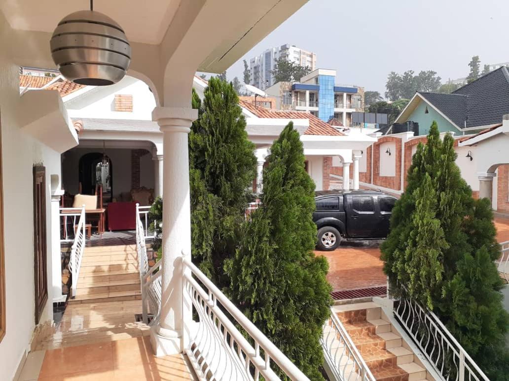 Cari Hotel Kigali Exterior foto