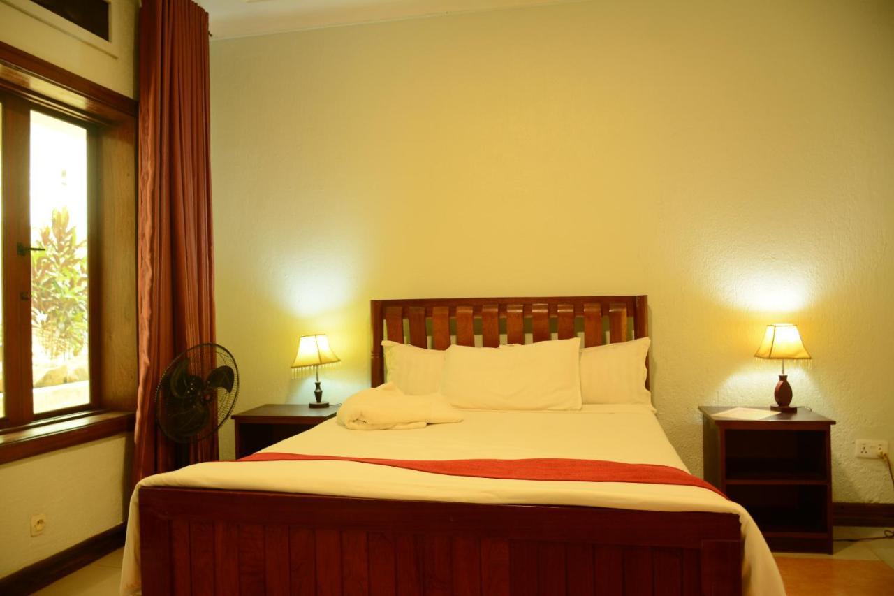 Cari Hotel Kigali Exterior foto