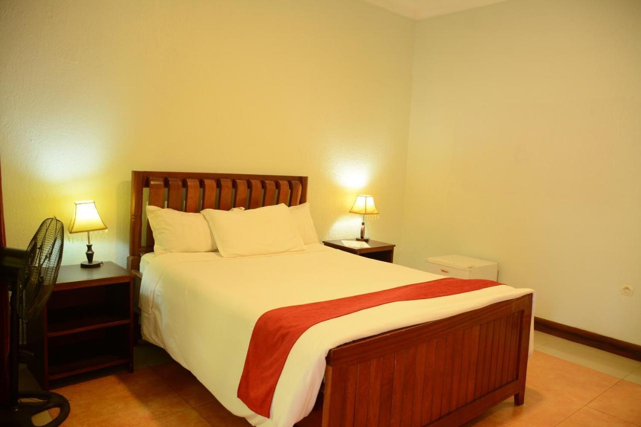Cari Hotel Kigali Exterior foto