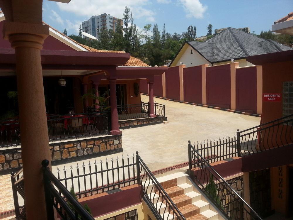 Cari Hotel Kigali Exterior foto