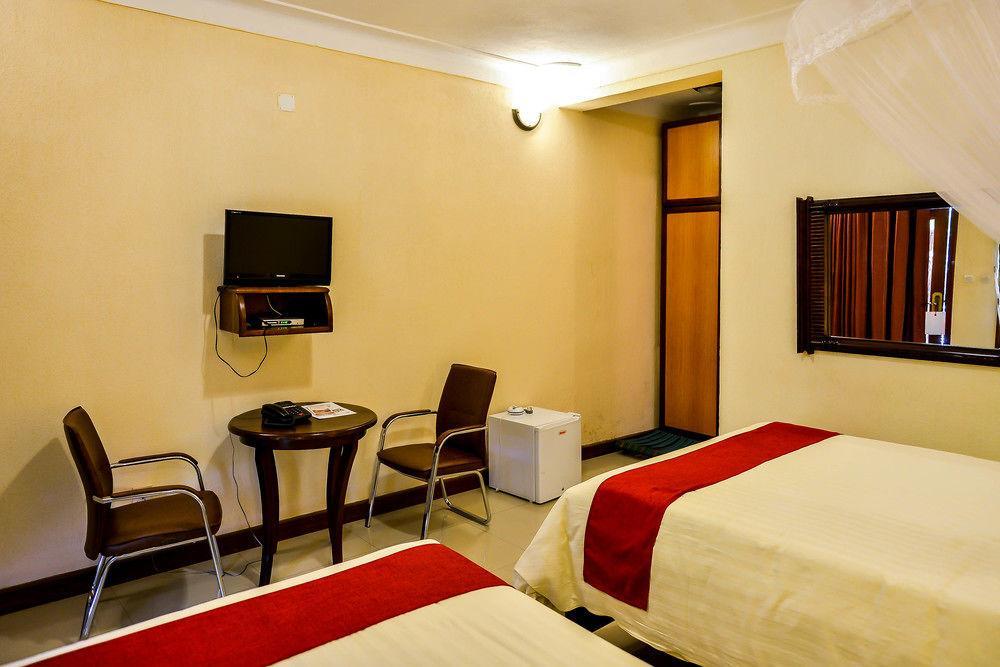 Cari Hotel Kigali Exterior foto