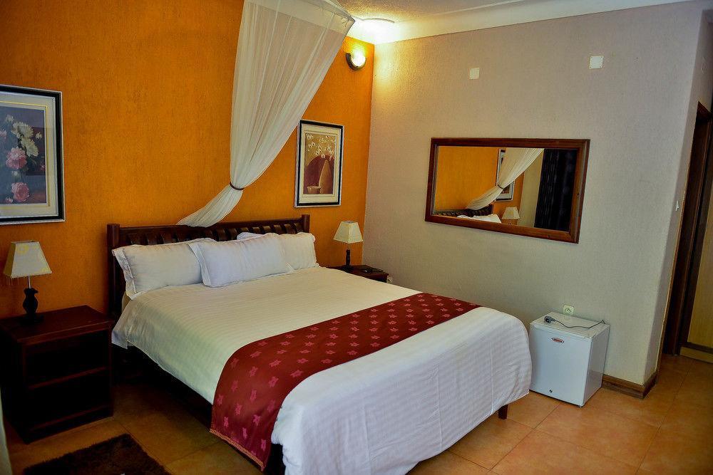 Cari Hotel Kigali Exterior foto